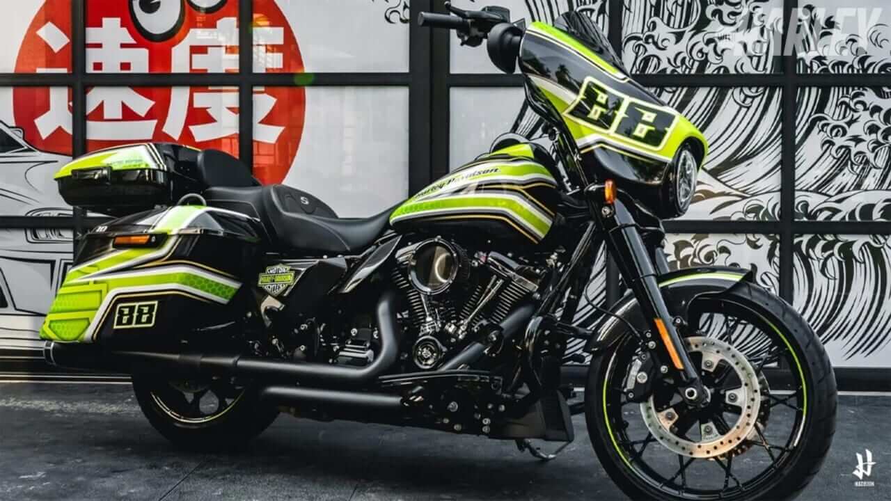 HUGCUSTOM｜ラッピングでより手軽に車体カラーを自在にアレンジ＜TRIJYA CUSTOM MOTORCYCLES｜CVO ROADGLIDE＞