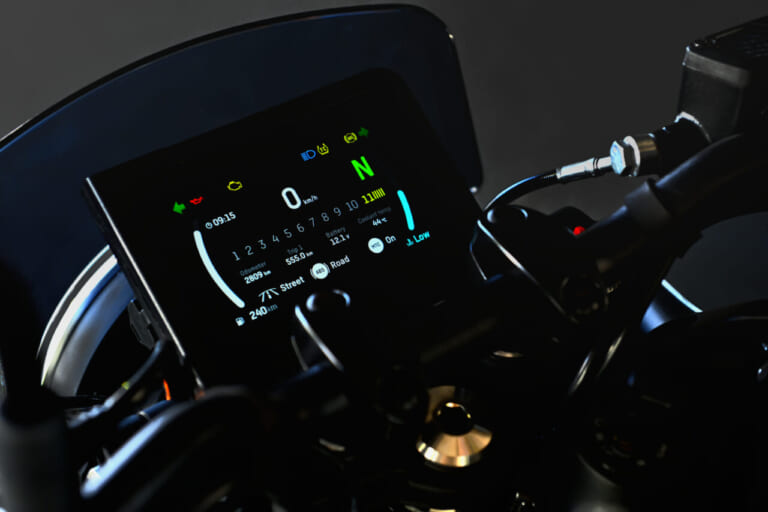 スヴァルトピレン401｜「オシャレバイクならこれ一択!」ハスクバーナ スヴァルトピレン401：北欧起源のデザインと機能が融合【新車試乗】