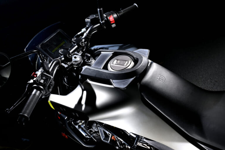 スヴァルトピレン401|「オシャレバイクならこれ一択!」ハスクバーナ スヴァルトピレン401:北欧起源のデザインと機能が融合【新車試乗】