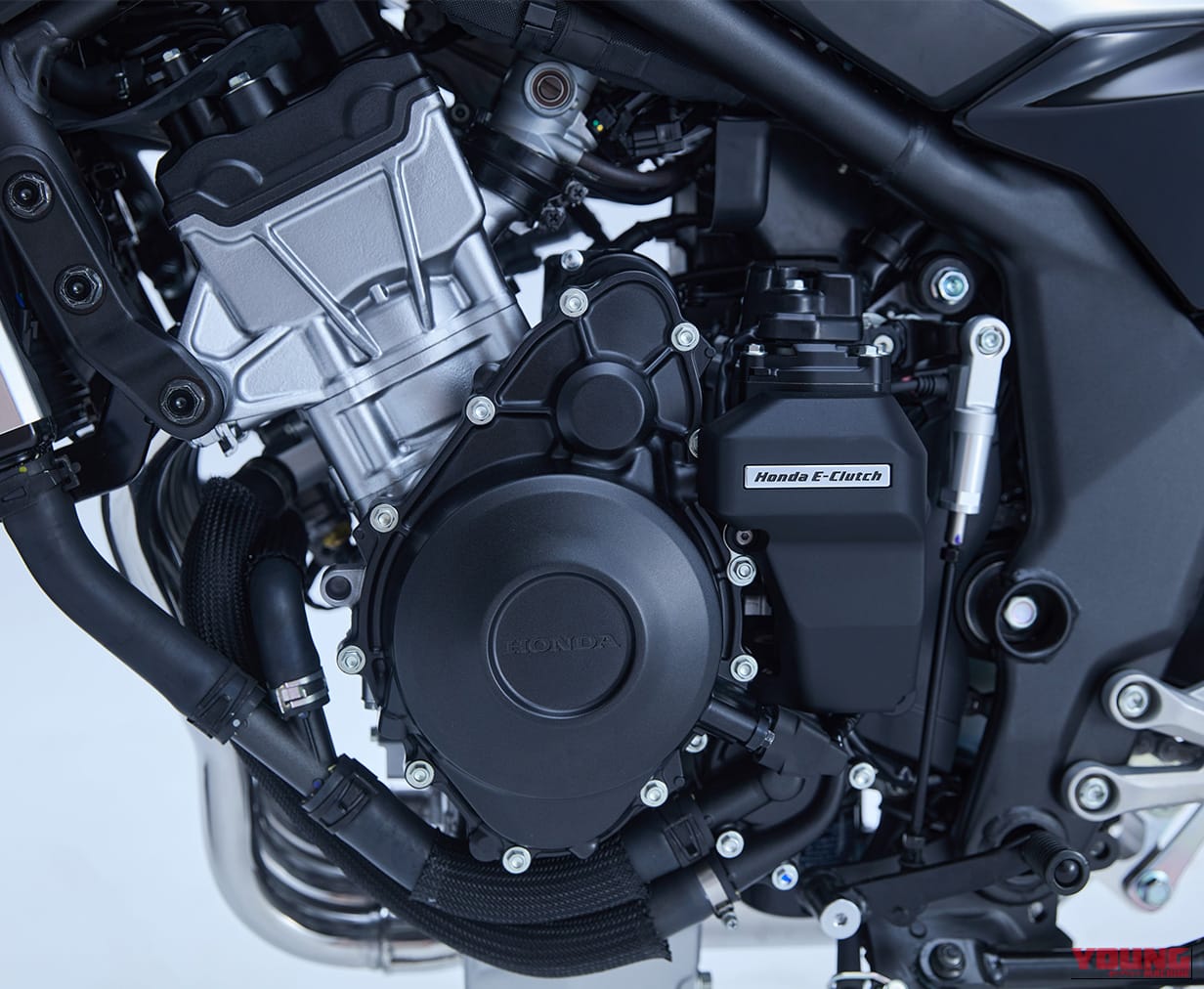 ｜新型CB400スーパーフォアも占える?! ホンダが「CB500スーパーフォア」のカラーバリエーションを公開！【海外】