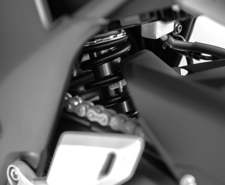 ホンダ｜CBR500R FOUR｜中国仕様｜新型4気筒スポーツ「CBR400R FOUR」カウントダウン?! ホンダが「CBR500R FOUR」のカラーバリエーションを公開！【海外】