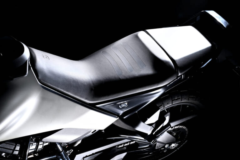 スヴァルトピレン401｜「オシャレバイクならこれ一択!」ハスクバーナ スヴァルトピレン401：北欧起源のデザインと機能が融合【新車試乗】