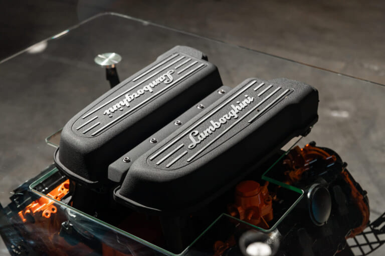 ランボルギーニ V10コーヒーテーブル|100万円から買えるランボルギーニ?! ミステリアスな猛牛マシン&グッズ4選!