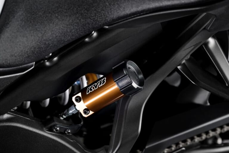 YAMAHA YZF-R9｜【海外新型】ヤマハ(YAMAHA)創業70周年記念! 往年のOW-02カラーを纏った「YZF-R」シリーズ2026年モデル紹介