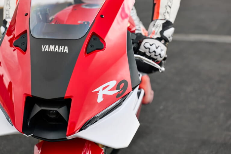 YAMAHA YZF-R9|【海外新型】ヤマハ(YAMAHA)創業70周年記念! 往年のOW-02カラーを纏った「YZF-R」シリーズ2026年モデル紹介