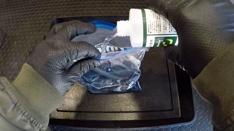 【DIY整備ケミカル検証】カチコチゴムを復活するラバゲイン:素材別に試して分かった「使っていいゴム/ダメなゴム」|【DIY整備ケミカル検証】カチコチゴムを復活するラバゲイン:素材別に試して分かった「使っていいゴム/ダメなゴム」