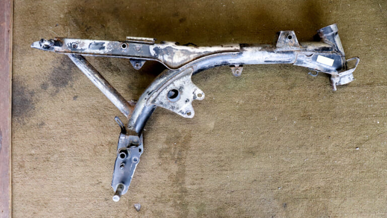 【DIY整備】サビ落とし革命! 削らずに落とせるハケ塗りサビ取り剤を使ってみたら効果的すぎた｜【DIY整備】サビ落とし革命! 削らずに落とせるハケ塗りサビ取り剤を使ってみたら効果的すぎた