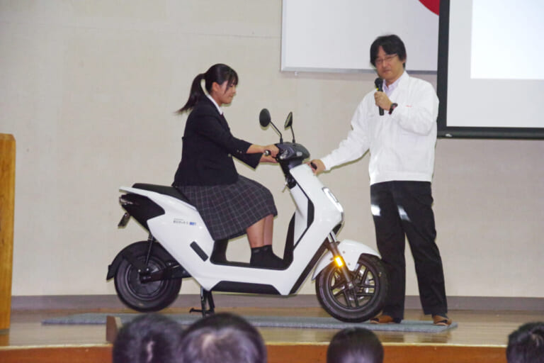 50ccガソリン原付が生産終了！ 今後の原付バイク通学に最適なモデルはなに？｜50ccガソリン原付が生産終了！ 今後の原付バイク通学に最適なモデルはなに？＜電動原付一種 編＞