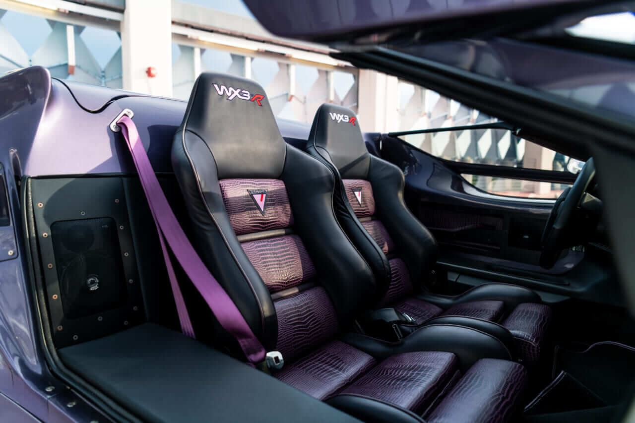 ｜世界に1台のヴェクターWX3ロードスター｜380km/h超を狙った米製スーパーカーの数奇な運命