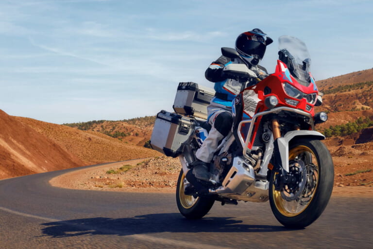 ホンダ|CRF1100Lアフリカツイン|2026年モデル|欧州仕様|10年で12万台以上売れた! ホンダ「アドベンチャー」のフラッグシップ『アフリカツイン』最新モデルがニューカラーを纏って登場【欧州】