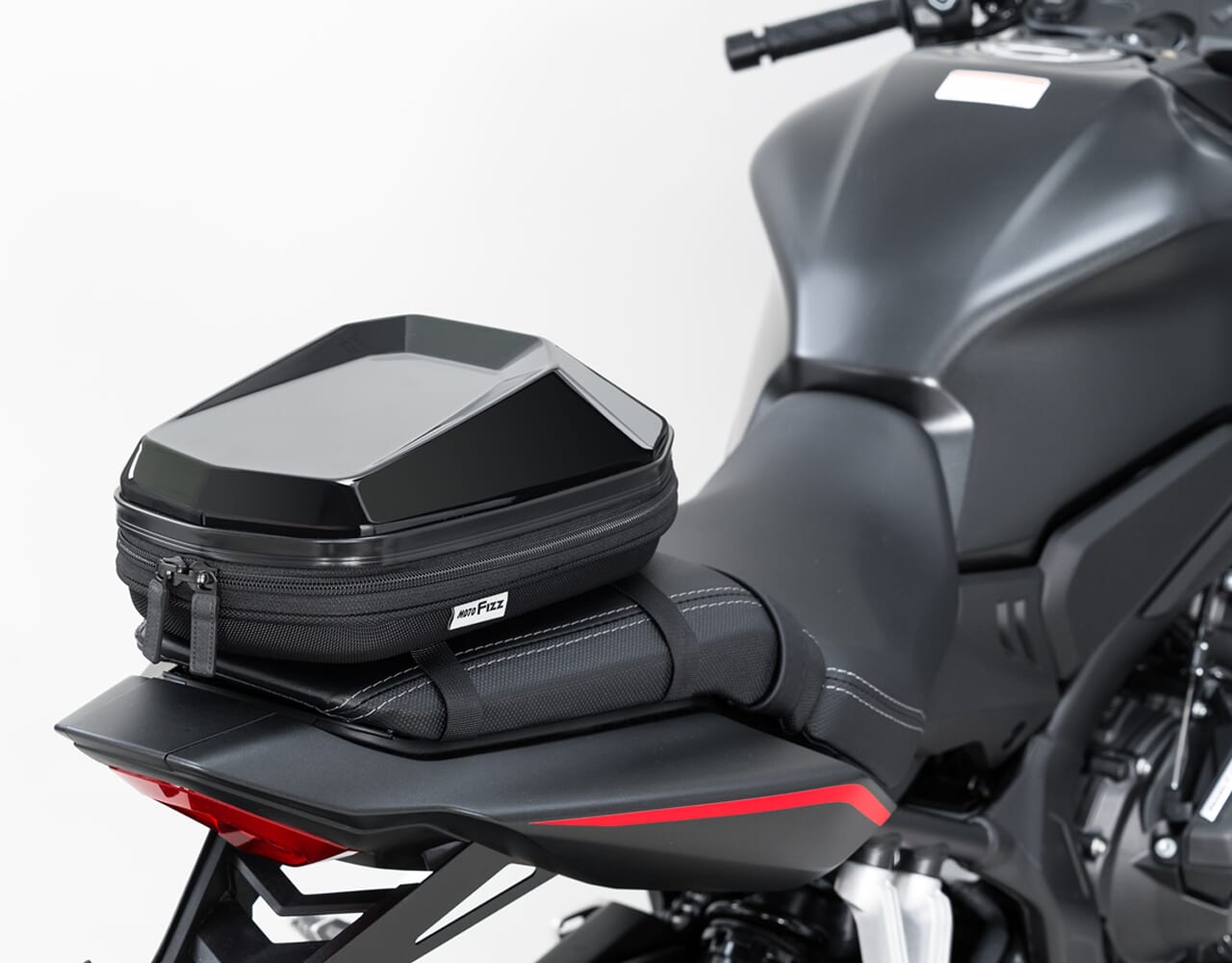 シェルシートバッグS｜【新商品】 “必要最低限を美しく”すっきりスマートに取り付けられる「シェルシートバッグS」がタナックスから新発売！