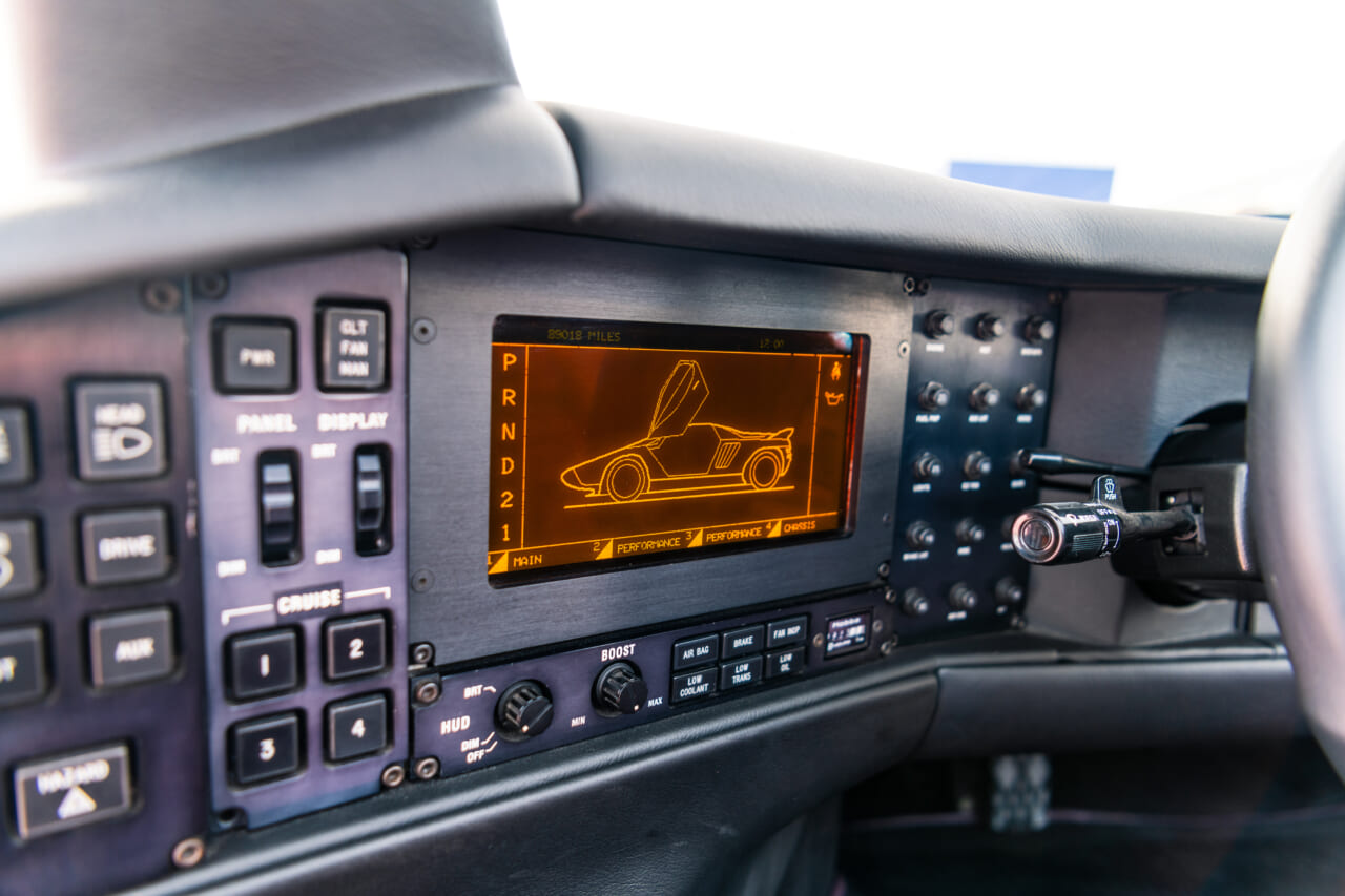 ｜世界に1台のヴェクターWX3ロードスター｜380km/h超を狙った米製スーパーカーの数奇な運命