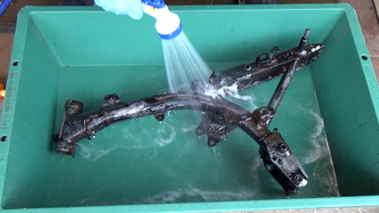 【DIY整備】サビ落とし革命! 削らずに落とせるハケ塗りサビ取り剤を使ってみたら効果的すぎた|【DIY整備】サビ落とし革命! 削らずに落とせるハケ塗りサビ取り剤を使ってみたら効果的すぎた