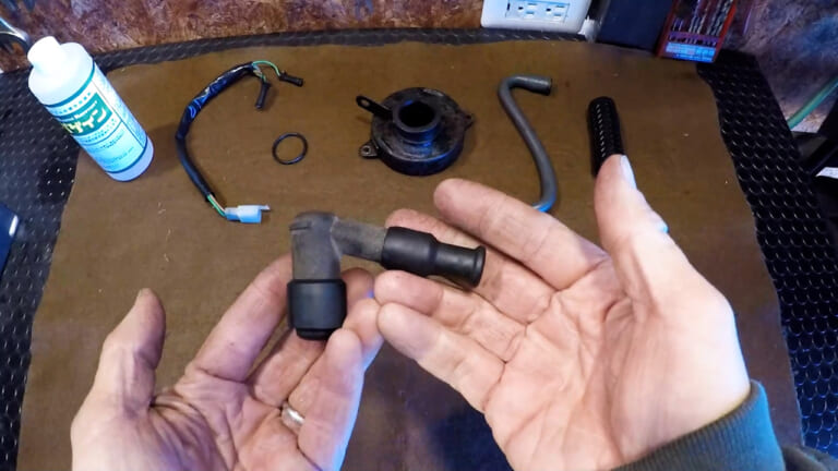 【DIY整備ケミカル検証】カチコチゴムを復活するラバゲイン：素材別に試して分かった「使っていいゴム/ダメなゴム」｜【DIY整備ケミカル検証】カチコチゴムを復活するラバゲイン：素材別に試して分かった「使っていいゴム/ダメなゴム」