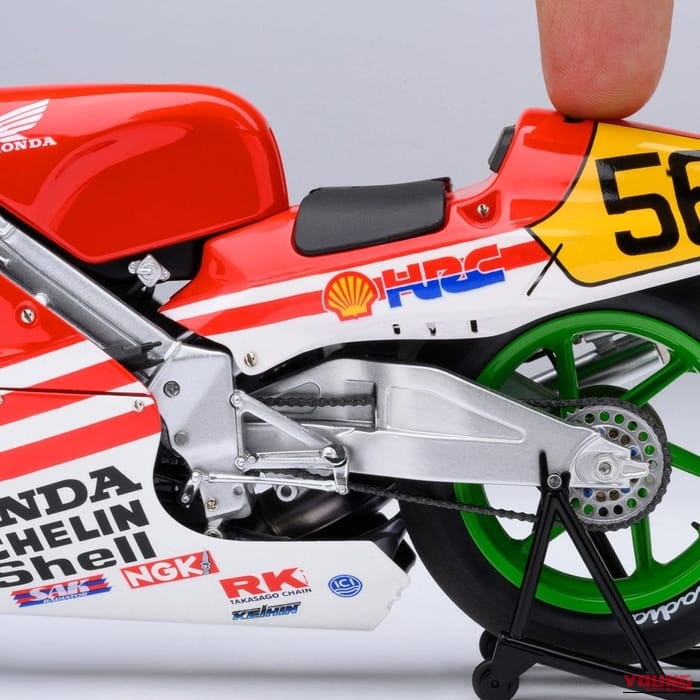 AUTOART HONDA NSR500  WGP500 #56｜【バリバリ伝説】巨摩郡のNSR500が1/12スケールモデルで登場! オートアート製・ヘルメット付属の充実ぶり