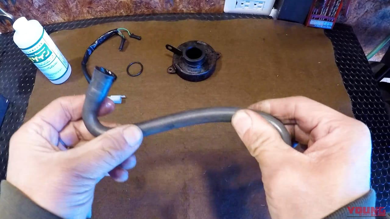 【DIY整備ケミカル検証】カチコチゴムを復活するラバゲイン:素材別に試して分かった「使っていいゴム/ダメなゴム」|【DIY整備ケミカル検証】カチコチゴムを復活するラバゲイン:素材別に試して分かった「使っていいゴム/ダメなゴム」