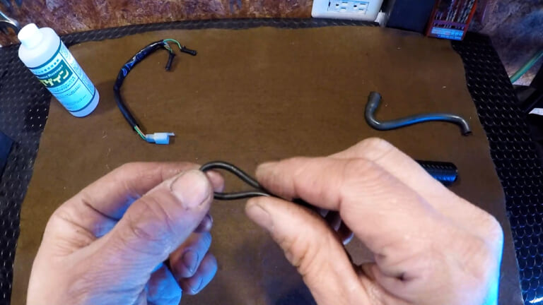 【DIY整備ケミカル検証】カチコチゴムを復活するラバゲイン:素材別に試して分かった「使っていいゴム/ダメなゴム」|【DIY整備ケミカル検証】カチコチゴムを復活するラバゲイン:素材別に試して分かった「使っていいゴム/ダメなゴム」