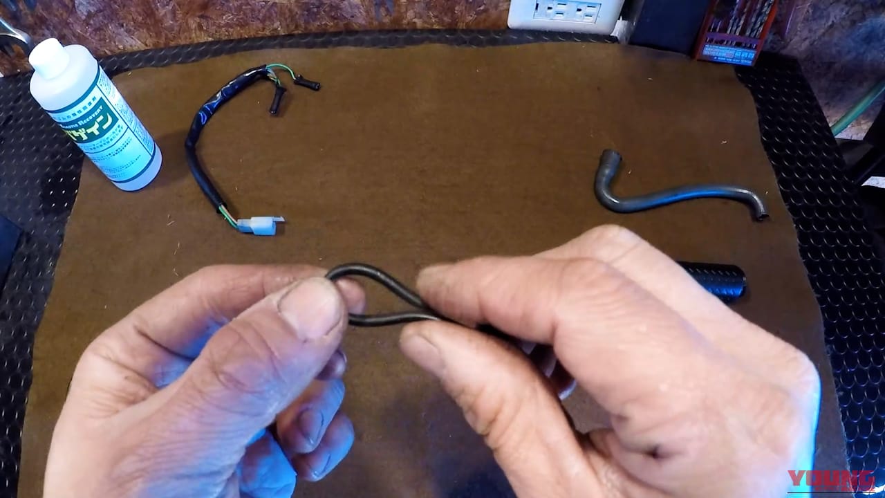 【DIY整備ケミカル検証】カチコチゴムを復活するラバゲイン：素材別に試して分かった「使っていいゴム/ダメなゴム」｜【DIY整備ケミカル検証】カチコチゴムを復活するラバゲイン：素材別に試して分かった「使っていいゴム/ダメなゴム」