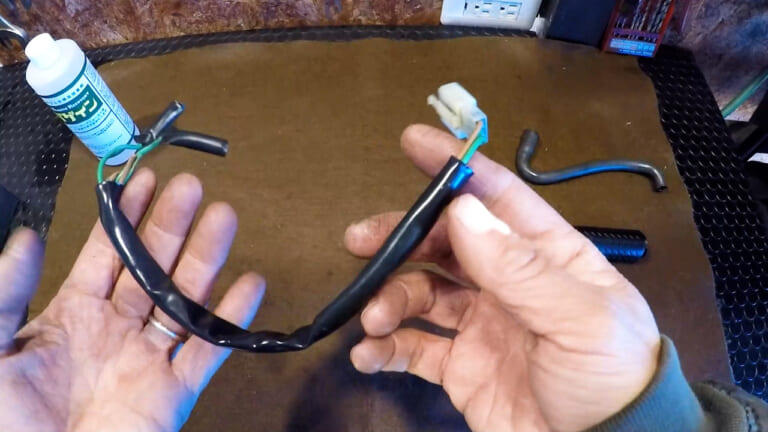 【DIY整備ケミカル検証】カチコチゴムを復活するラバゲイン：素材別に試して分かった「使っていいゴム/ダメなゴム」｜【DIY整備ケミカル検証】カチコチゴムを復活するラバゲイン：素材別に試して分かった「使っていいゴム/ダメなゴム」