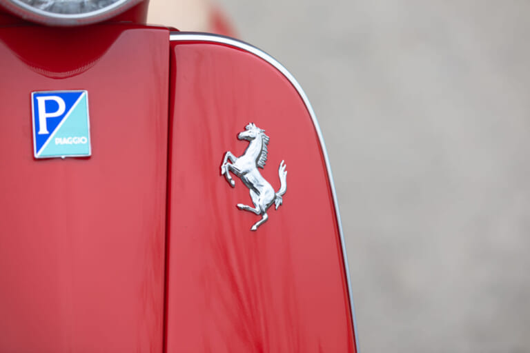 ピアッジオ　ヴェスパ LX125　フェラーリ・エディション（2006）｜フェラーリにマセラティも?! 125ccのプレミアムな珍車を欧州からピックアップ！