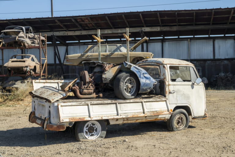 ランボルギーニ|ミウラP400 前半部分|100万円から買えるランボルギーニ?! ミステリアスな猛牛マシン&グッズ4選!