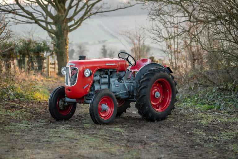 ランボルギーニ|DL25トラクター|1956年|100万円から買えるランボルギーニ?! ミステリアスな猛牛マシン&グッズ4選!