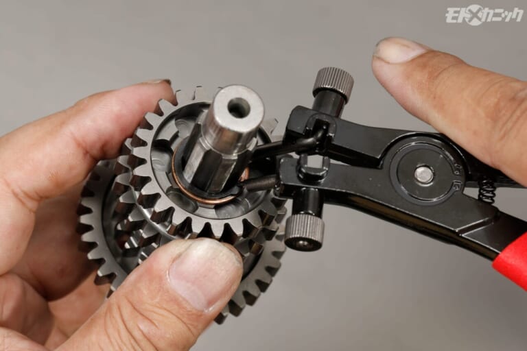 アストロプロダクツ|マルチアングル スナップリングプライヤー|モトメカニック編集部がお勧めするアストロプロダクツの最新工具×5選