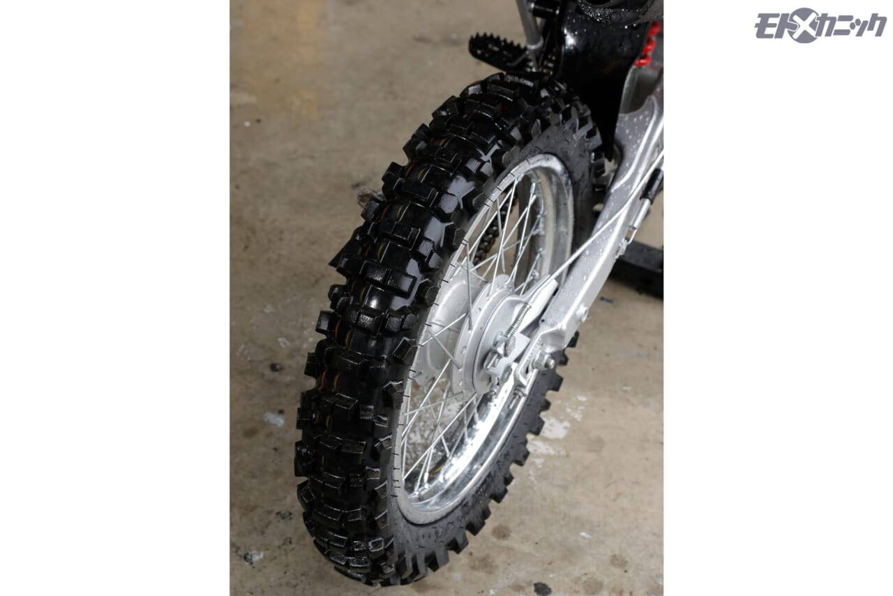 BAN-ZI｜MUD MAX ｜洗浄後のタイヤ｜CRF125F｜強アルカリ[pH14]なのにアルミや塗装を侵さない洗剤「 マッドマックス」の活用法
