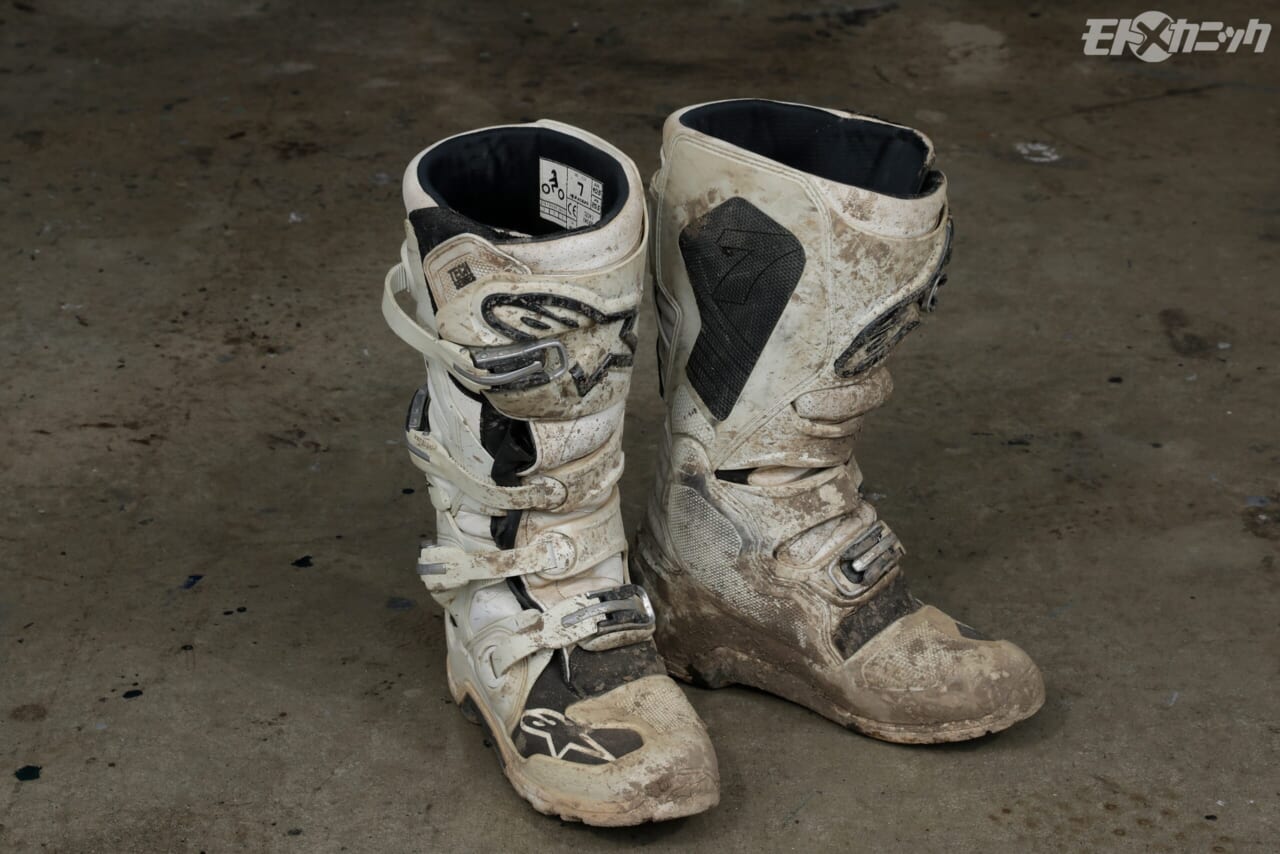 BAN-ZI｜MUD MAX ｜汚れたブーツ｜強アルカリ[pH14]なのにアルミや塗装を侵さない洗剤「 マッドマックス」の活用法