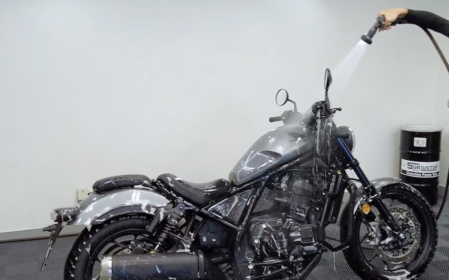 【洗車図鑑】車種別バイクの洗い方教えます！ホンダ「レブル1100」｜【洗車図鑑】車種別バイクの洗い方教えます！〜和製大型クルーザーの決定版！ホンダ「レブル1100」編〜