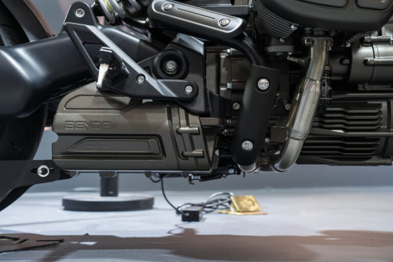 BENDA|ハイブリッド水平対向2気筒|欧州で電動バイクは本当に頓挫したのか? エンジン車とEVは“適材適所”へ