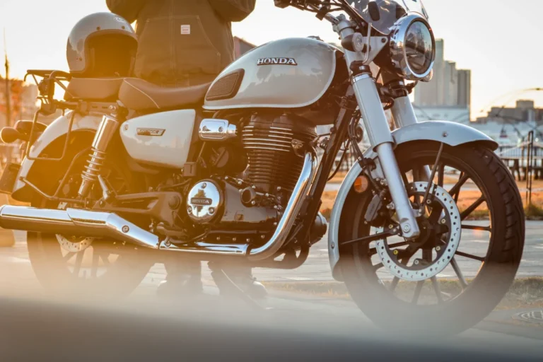 【ホンダ(HONDA)GB350 C】スクーター歴18年のベテランが初のMT車に選んだ理由とは? 実燃費35km/Lと「速さではない」魅力を語る|【ホンダ(HONDA)GB350 C】スクーター歴18年のベテランが初のMT車に選んだ理由とは? 実燃費35km/Lと「速さではない」魅力を語る