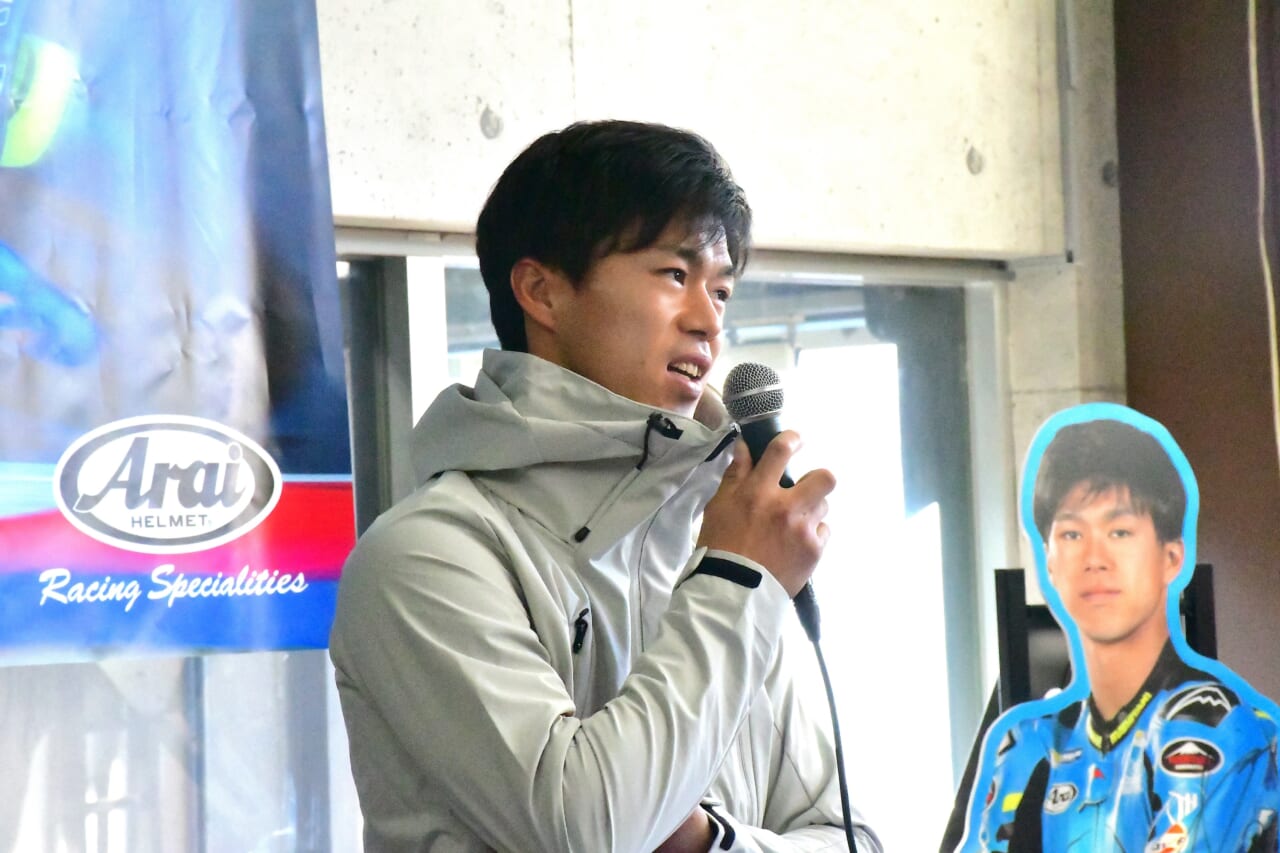小椋藍アライヘルメットサイン会｜【アライヘルメット】MotoGPライダー小椋藍選手のサイン会を開催！『とりあえず謝っておきましょう』