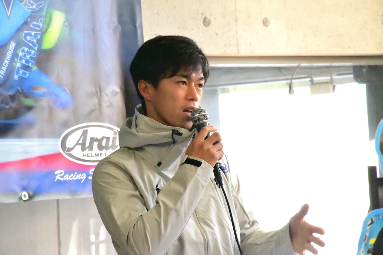 小椋藍アライヘルメットサイン会｜【アライヘルメット】MotoGPライダー小椋藍選手のサイン会を開催！『とりあえず謝っておきましょう』