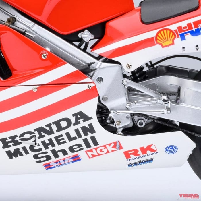 AUTOART HONDA NSR500  WGP500 #56｜【バリバリ伝説】巨摩郡のNSR500が1/12スケールモデルで登場! オートアート製・ヘルメット付属の充実ぶり