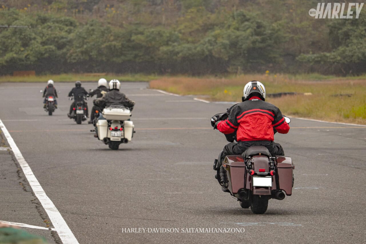HD埼玉花園｜サーキット走行｜参加者｜ハーレーでのツーリング先はサーキット。安全に思い切りバイクを楽しめる環境でスポーツライディングを満喫!＜HD埼玉花園＞
