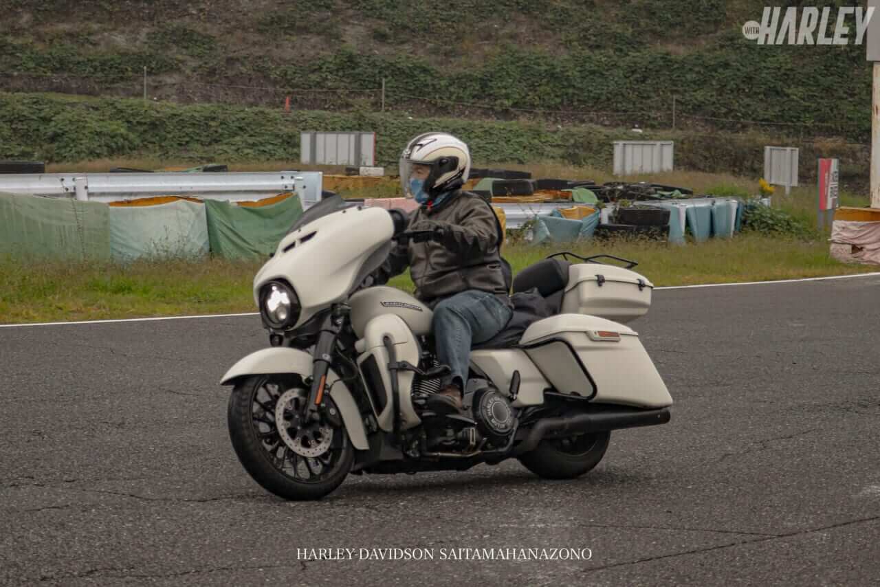 HD埼玉花園｜サーキット走行｜参加者｜ハーレーでのツーリング先はサーキット。安全に思い切りバイクを楽しめる環境でスポーツライディングを満喫!＜HD埼玉花園＞