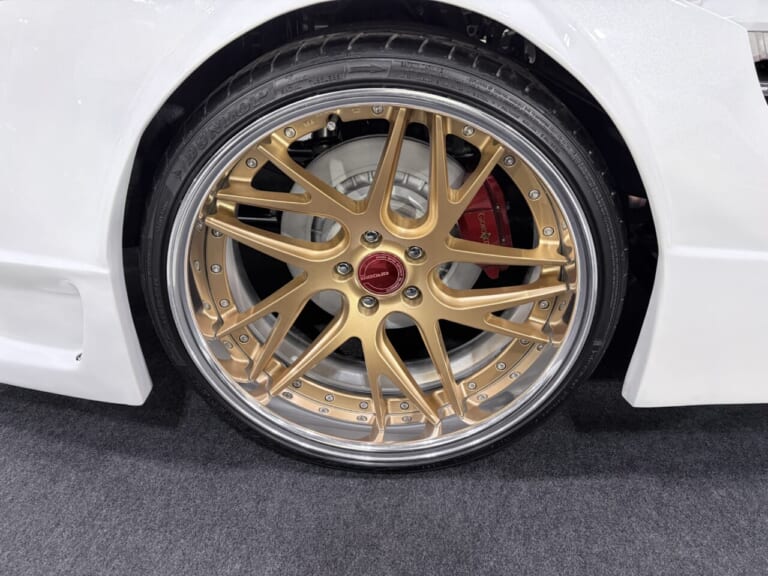 GORDON GL1800トライク Type F｜【新型3輪】1500万円超のモンスターマシン! ホンダ・ゴールドウイングを極限までワイド化した「GORDON GL1800トライク Type F」爆誕