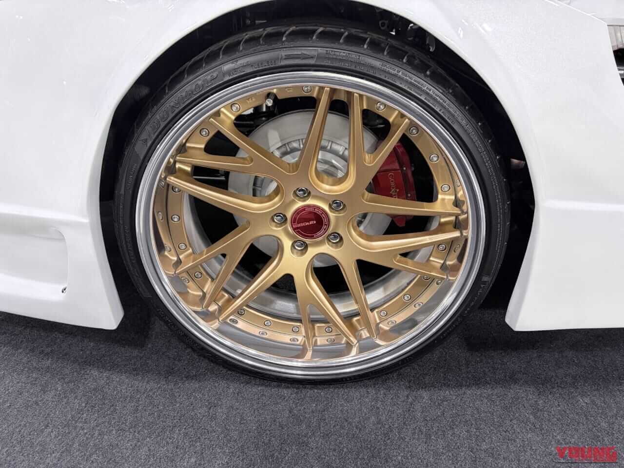 GORDON GL1800トライク Type F｜【新型3輪】1500万円超のモンスターマシン! ホンダ・ゴールドウイングを極限までワイド化した「GORDON GL1800トライク Type F」爆誕