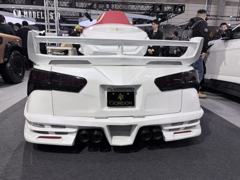 GORDON GL1800トライク Type F|【新型3輪】1500万円超のモンスターマシン! ホンダ・ゴールドウイングを極限までワイド化した「GORDON GL1800トライク Type F」爆誕