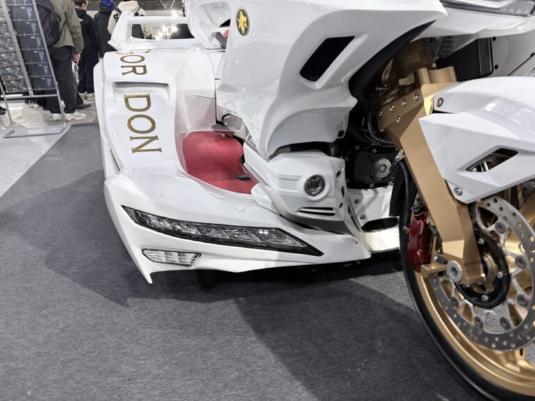 GORDON GL1800トライク Type F｜【新型3輪】1500万円超のモンスターマシン! ホンダ・ゴールドウイングを極限までワイド化した「GORDON GL1800トライク Type F」爆誕