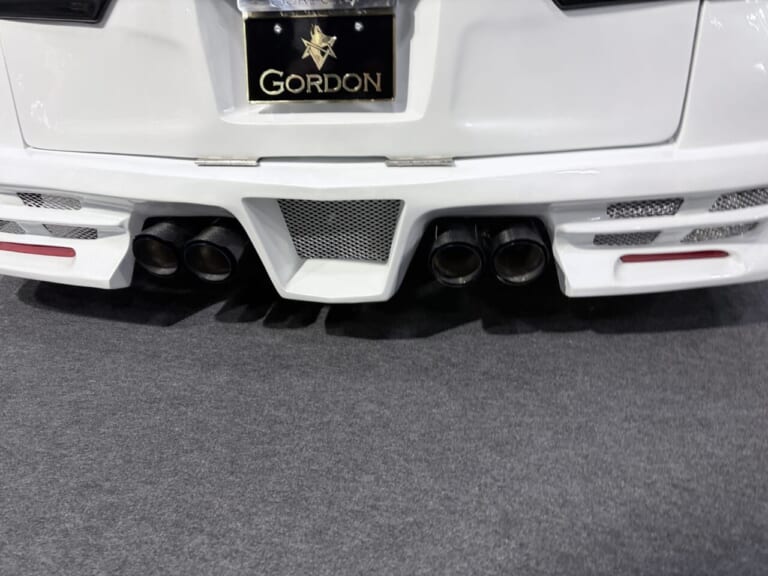 GORDON GL1800トライク Type F|【新型3輪】1500万円超のモンスターマシン! ホンダ・ゴールドウイングを極限までワイド化した「GORDON GL1800トライク Type F」爆誕