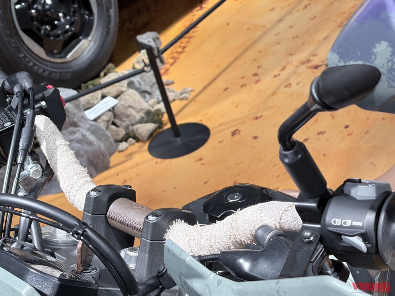 SUZUKI DR-Z4S|【ショーモデル】スズキ(SUZUKI)DR-Z4S モンハンコラボ「セクレト」仕様を徹底解剖! 東京オートサロン2026で見た細部のこだわり