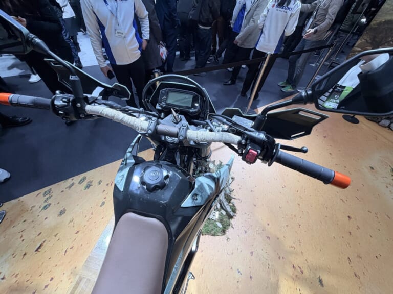 SUZUKI DR-Z4S｜【ショーモデル】スズキ(SUZUKI)DR-Z4S モンハンコラボ「セクレト」仕様を徹底解剖! 東京オートサロン2026で見た細部のこだわり