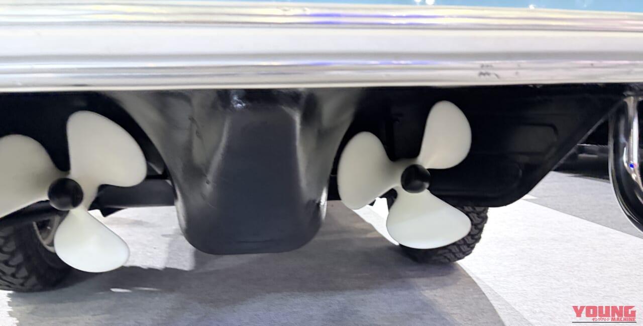 AMPHICAR 770｜【海外レア車】1960年代の西ドイツ製水陸両用車「アンフィカー770」を東京オートサロン2026で発見：陸上113km/h、水上7ノットで駆ける!