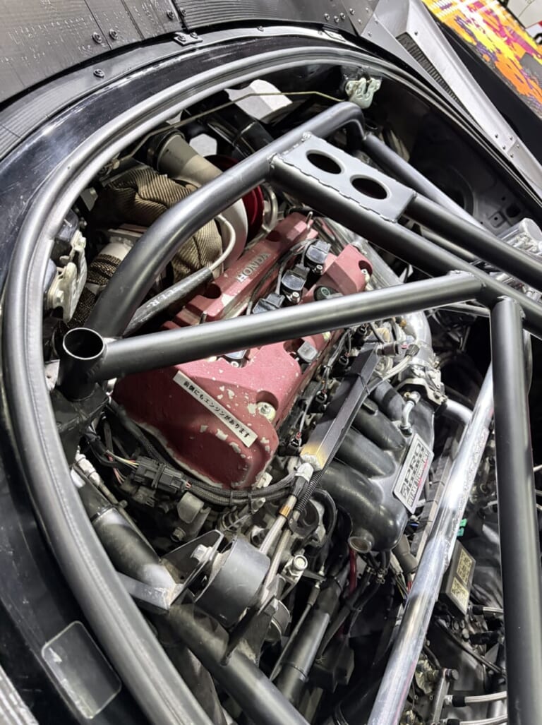 Circuit & Dreams CLR 双竜 第2形態｜【カスタム】日産SR20×ホンダK20Aのツインエンジン! トヨタ セラ改「双竜 第2形態」が中身も外装もヤバすぎる【東京オートサロン2026】