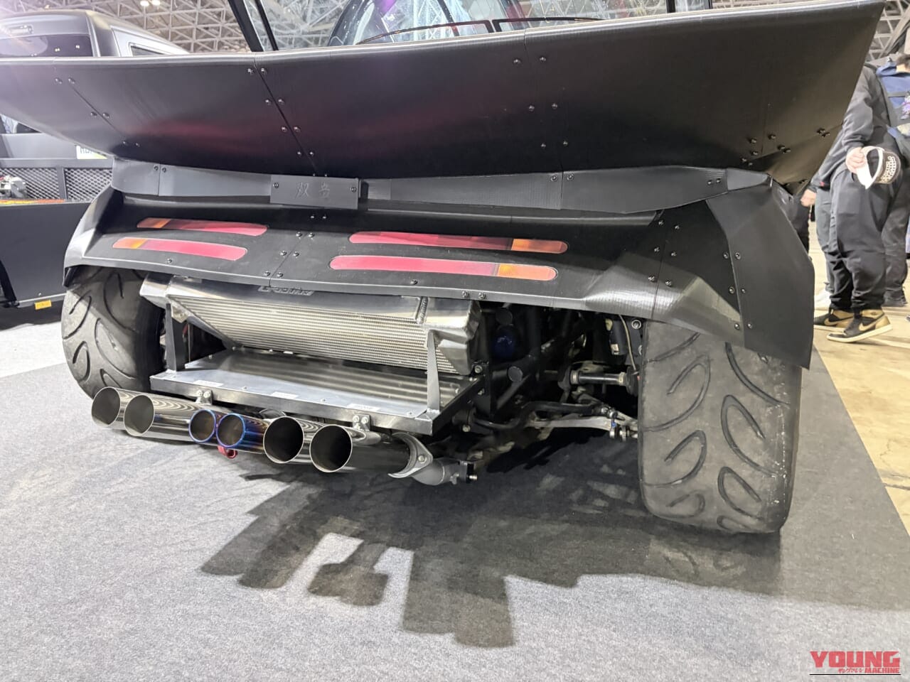 Circuit & Dreams CLR 双竜 第2形態|【カスタム】日産SR20×ホンダK20Aのツインエンジン! トヨタ セラ改「双竜 第2形態」が中身も外装もヤバすぎる【東京オートサロン2026】