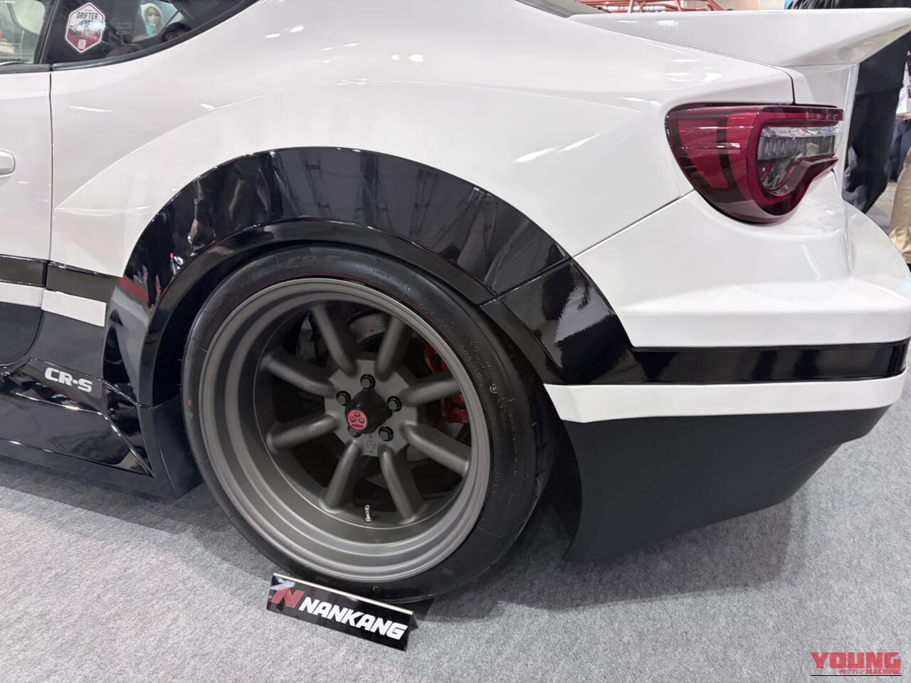 RESULTJAPANA NEO86|【カスタム】トヨタ(TOYOTA)86(ZN6)がリトラ仕様の“ハチロク”化。リザルトジャパン「NEO86」ボディキットの車検適合には条件あり!