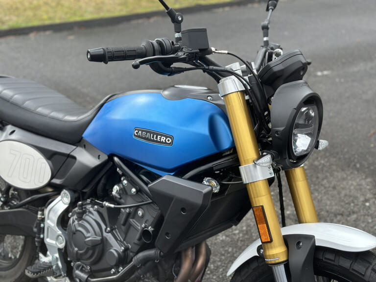 CABALLERO｜Scrambler700｜モータリスト｜FANTIC｜｜世界的ビルダーがCABALLERO SCRAMBLER700をカフェレーサーに！