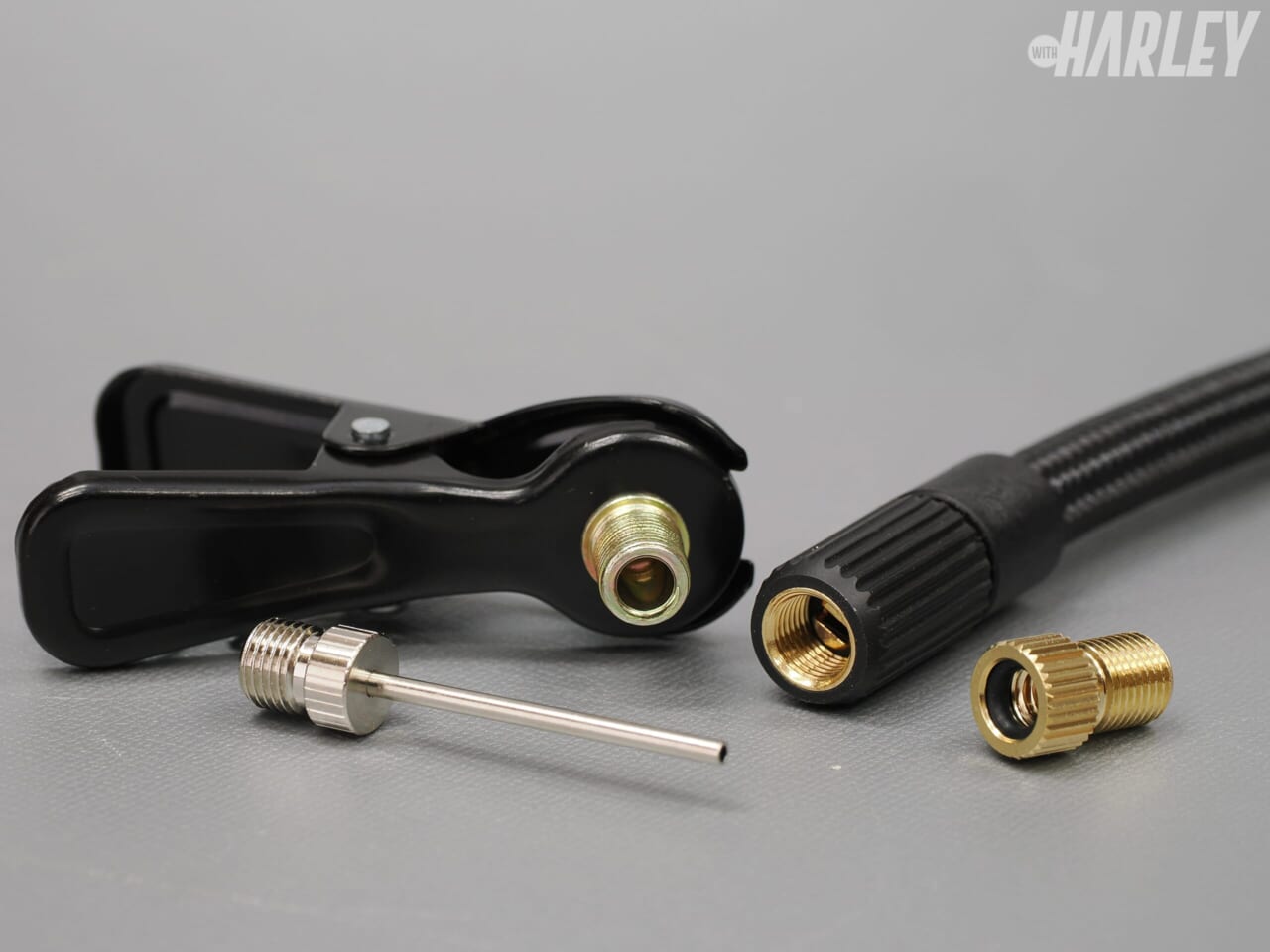 ｜設定空気圧まで、ボタンひと押し。自動でみるみる充填する便利グッズを紹介